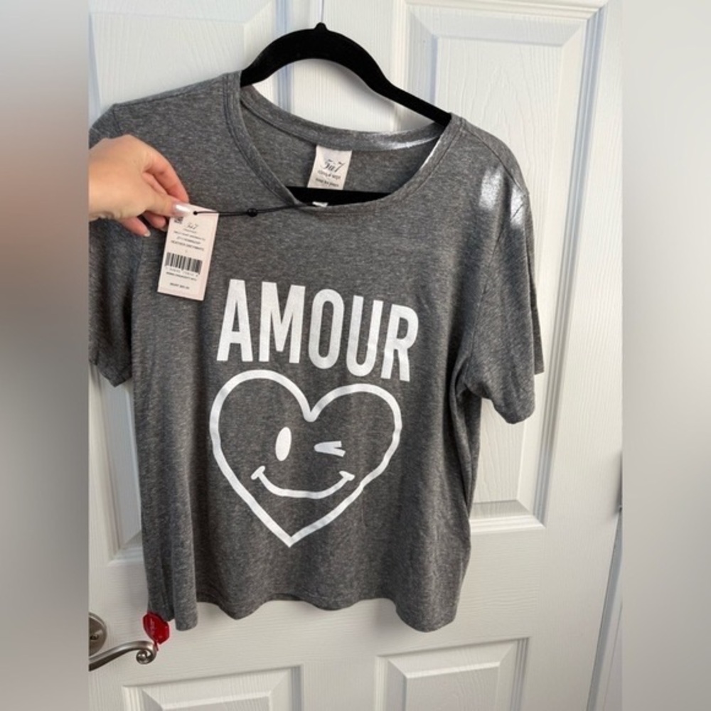 Gray 'Amour' Graphic T-Shirt